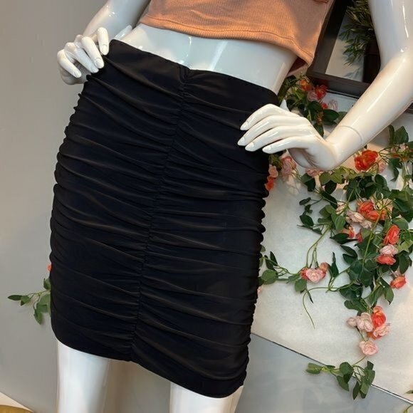Haute Monde Ruched Mini Black Elastic Waistband High Rise Skirt Size M RefFNB - Picture 9 of 10